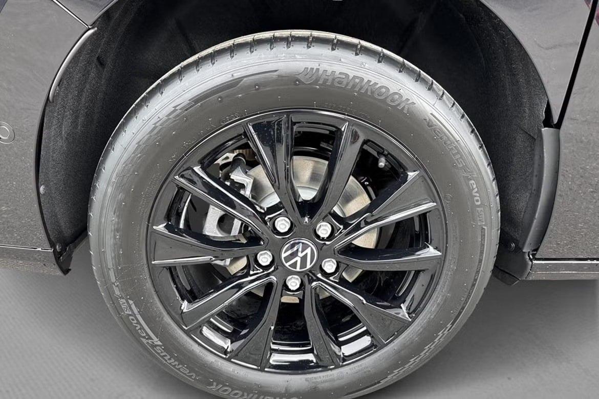 VW Multivan 1.5 eHybrid Life 4Motion DSG, Plug-in-Hybrid Petrol/Electric, New car, Automatic - 3