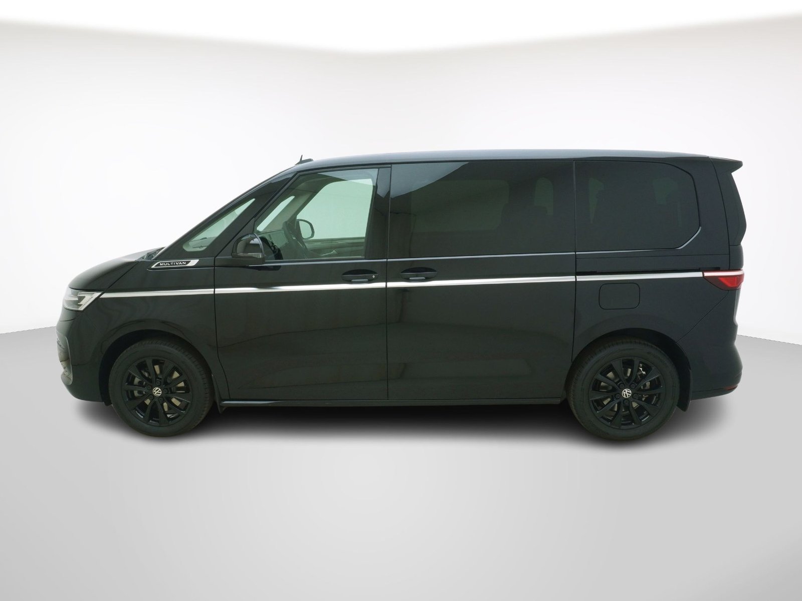 VW Multivan 1.5 TSI eHybrid Style DSG 4motion, Plug-in-Hybrid Petrol/Electric, New car, Automatic - 2