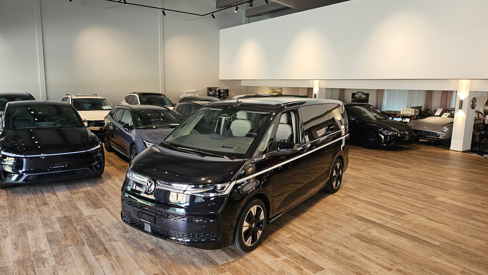 VW Multivan 1.5 eHybrid Style Lang 4Motion DSG NP. 106'000.-, Plug-in-Hybrid Benzin/Elektro, Neuwagen, Automatik - 2
