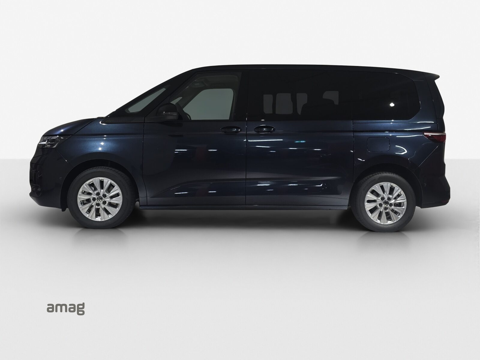 VW Multivan Liberty kurz, Voll-Hybrid Benzin/Elektro, Neuwagen, Automatik - 2
