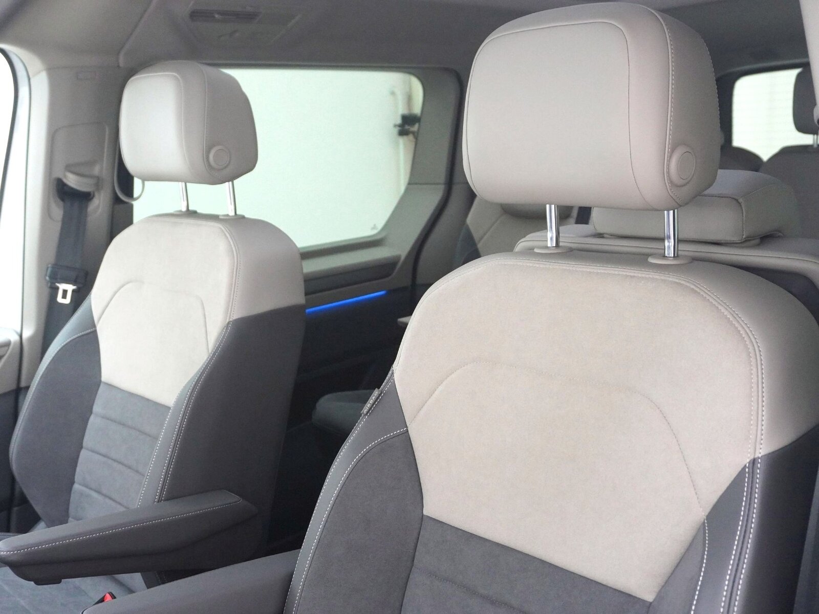 VW Multivan 1.5 TSI eHybrid Style DSG 4motion, Plug-in-Hybrid Benzin/Elektro, Neuwagen, Automatik - 7