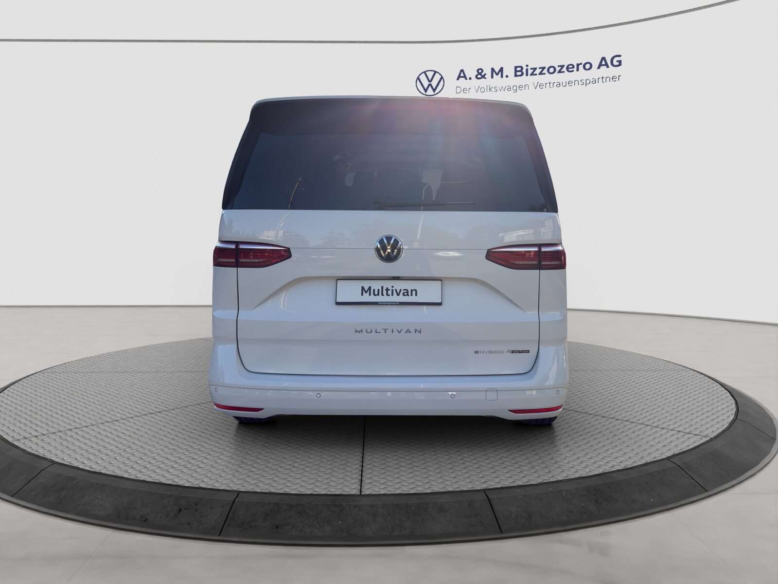 VW Multivan Trend Liberty kurz, Voll-Hybrid Benzin/Elektro, Neuwagen, Automatik - 4