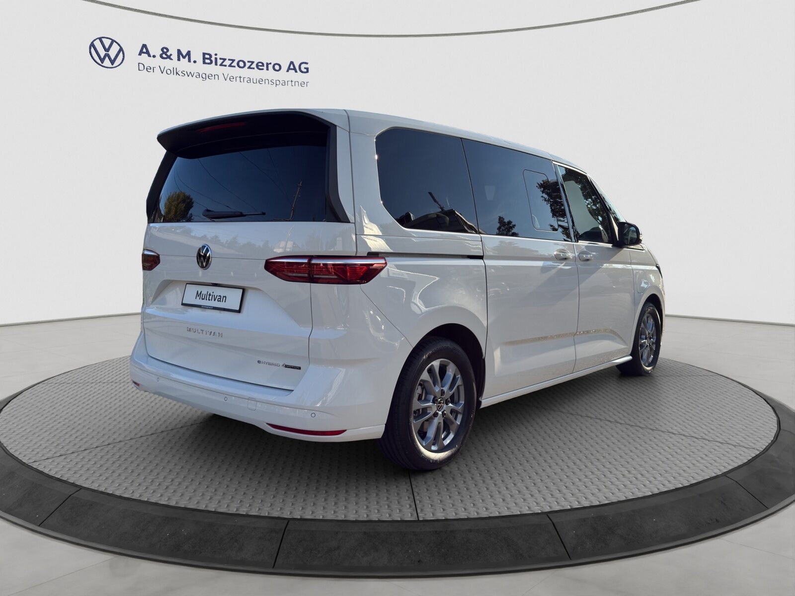 VW Multivan Trend Liberty kurz, Voll-Hybrid Benzin/Elektro, Neuwagen, Automatik - 5