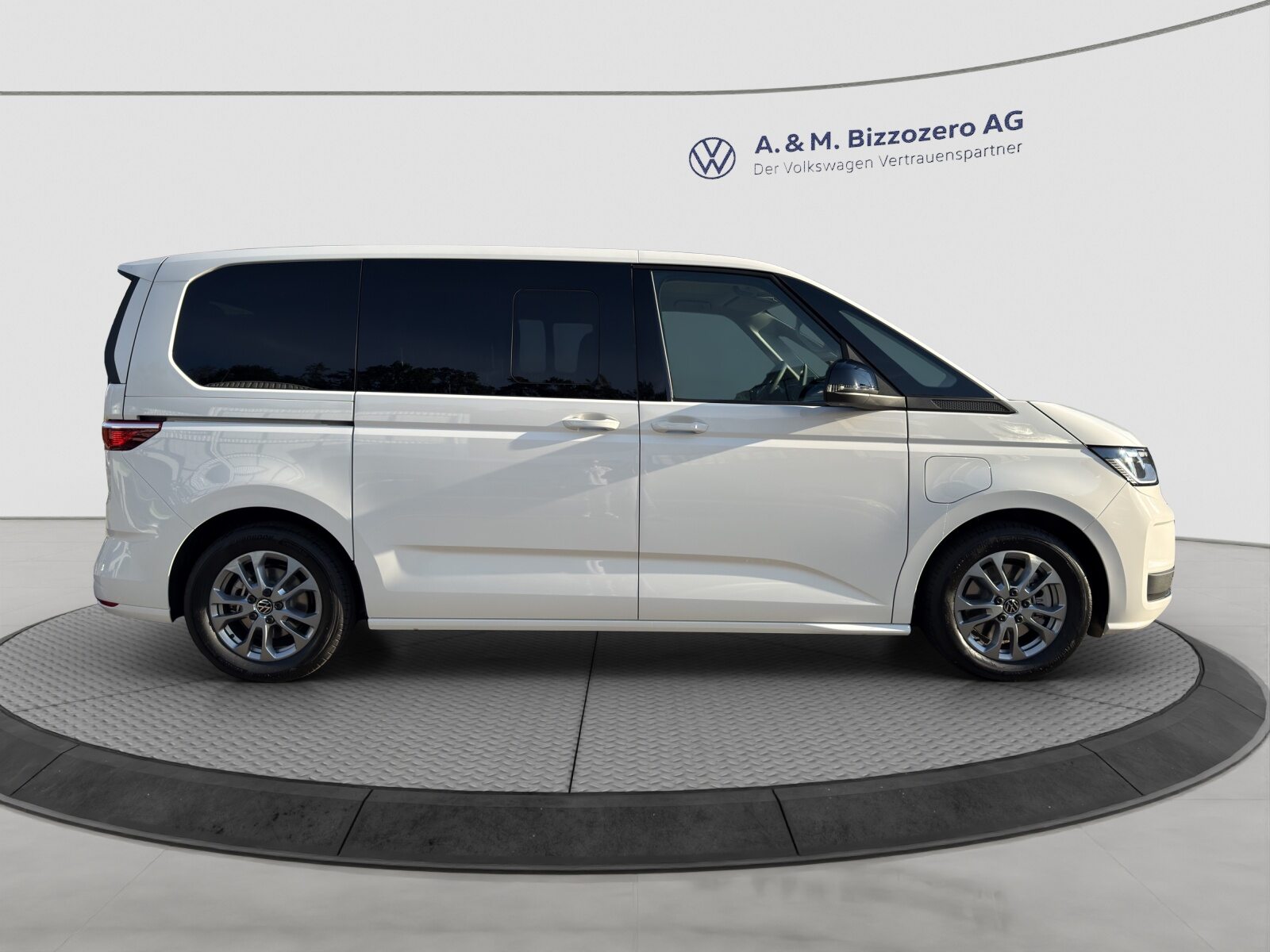 VW Multivan Trend Liberty kurz, Voll-Hybrid Benzin/Elektro, Neuwagen, Automatik - 6