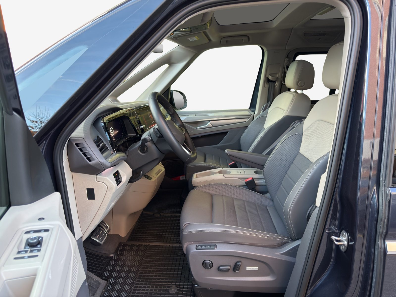 VW Multivan Style Liberty kurz, Voll-Hybrid Benzin/Elektro, Occasion / Gebraucht, Automatik - 6