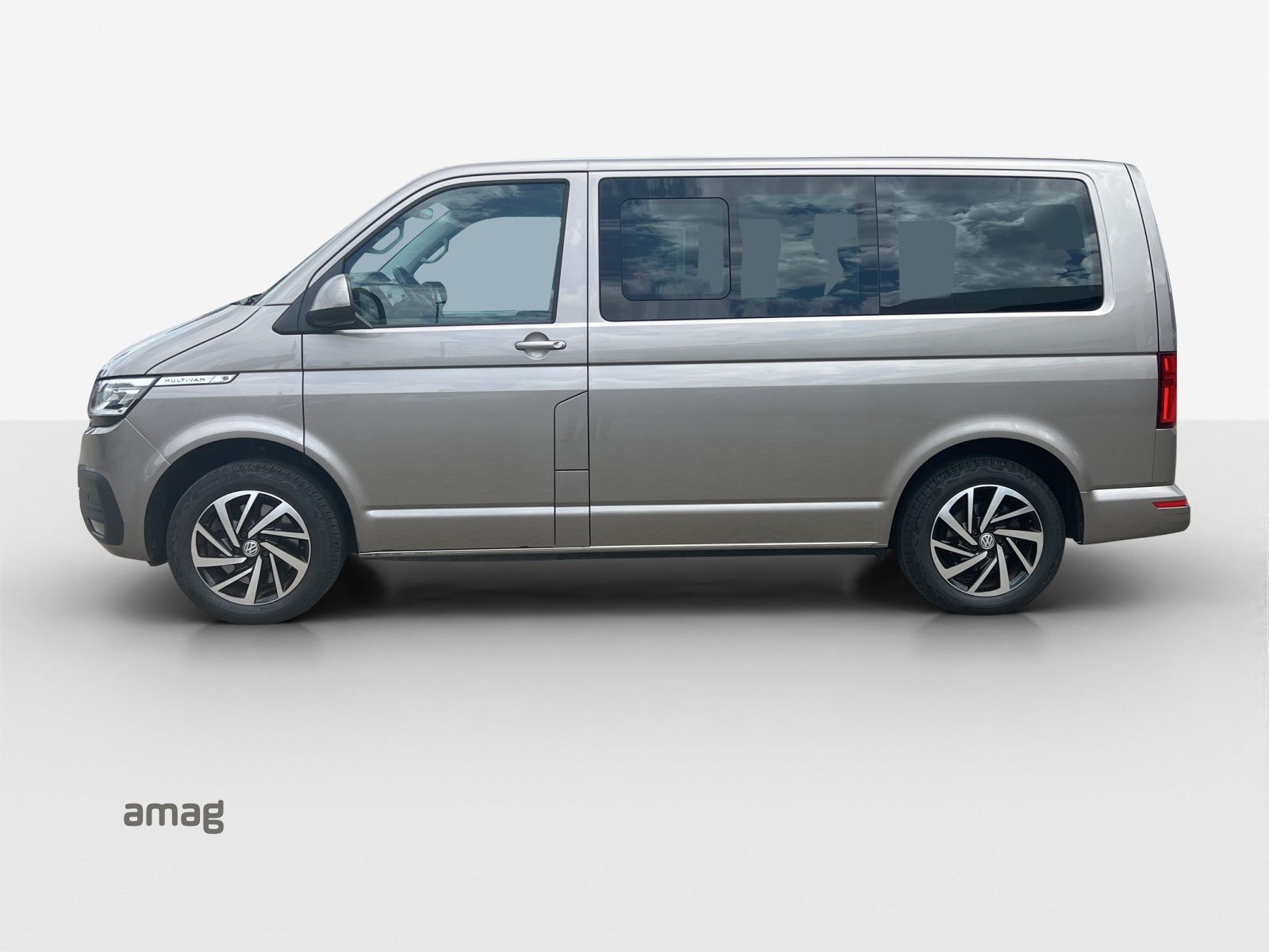 VW Multivan 6.1 Family, Diesel, Second hand / Used, Automatic - 2