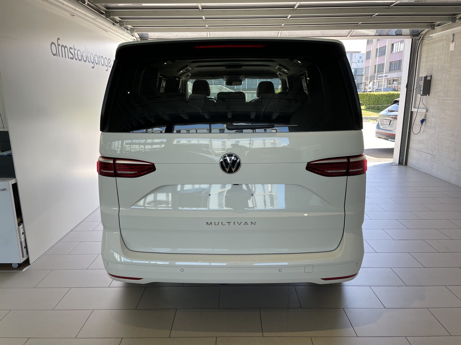 VW Multivan Liberty kurz, Essence, Occasion / Utilisé, Automatique - 3