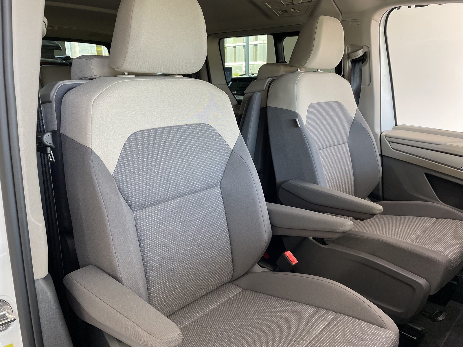 VW Multivan Liberty kurz, Essence, Occasion / Utilisé, Automatique - 6