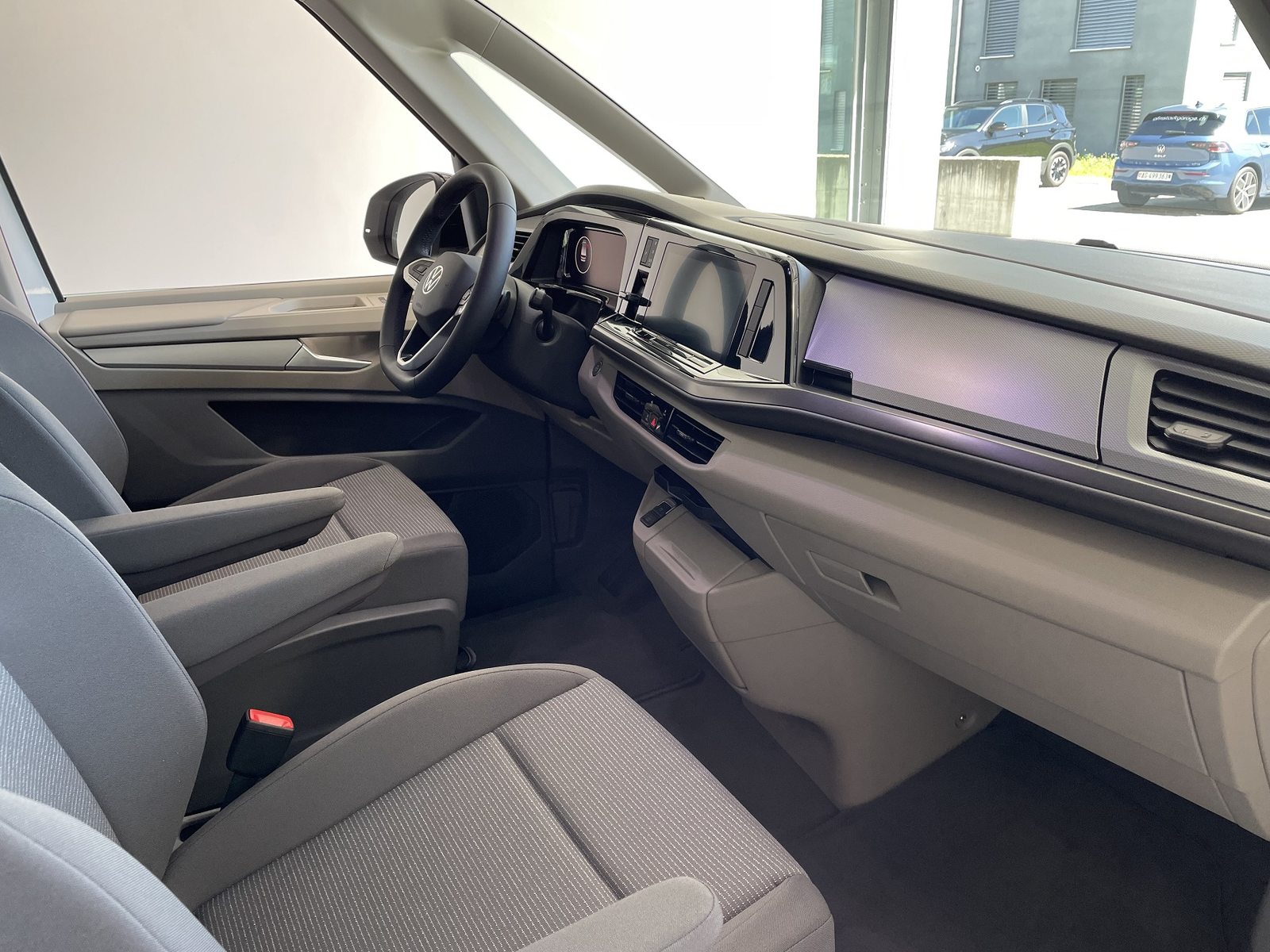 VW Multivan Liberty kurz, Essence, Occasion / Utilisé, Automatique - 7