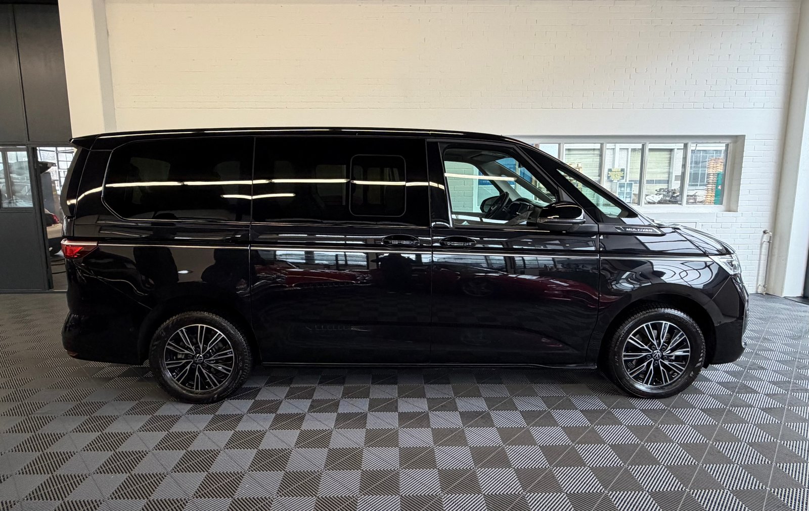 VW Multivan 2.0 TDI 150 PS Style DSG Lang + LEDER I AHK 2000, Diesel, Occasion / Gebraucht, Automatik - 2