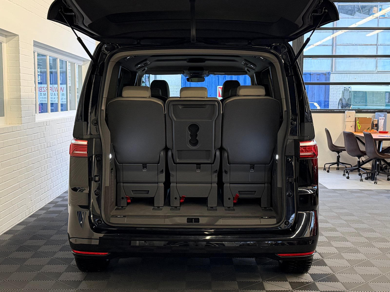 VW Multivan 2.0 TDI 150 PS DSG, Diesel, Occasion / Gebraucht, Automatik - 5