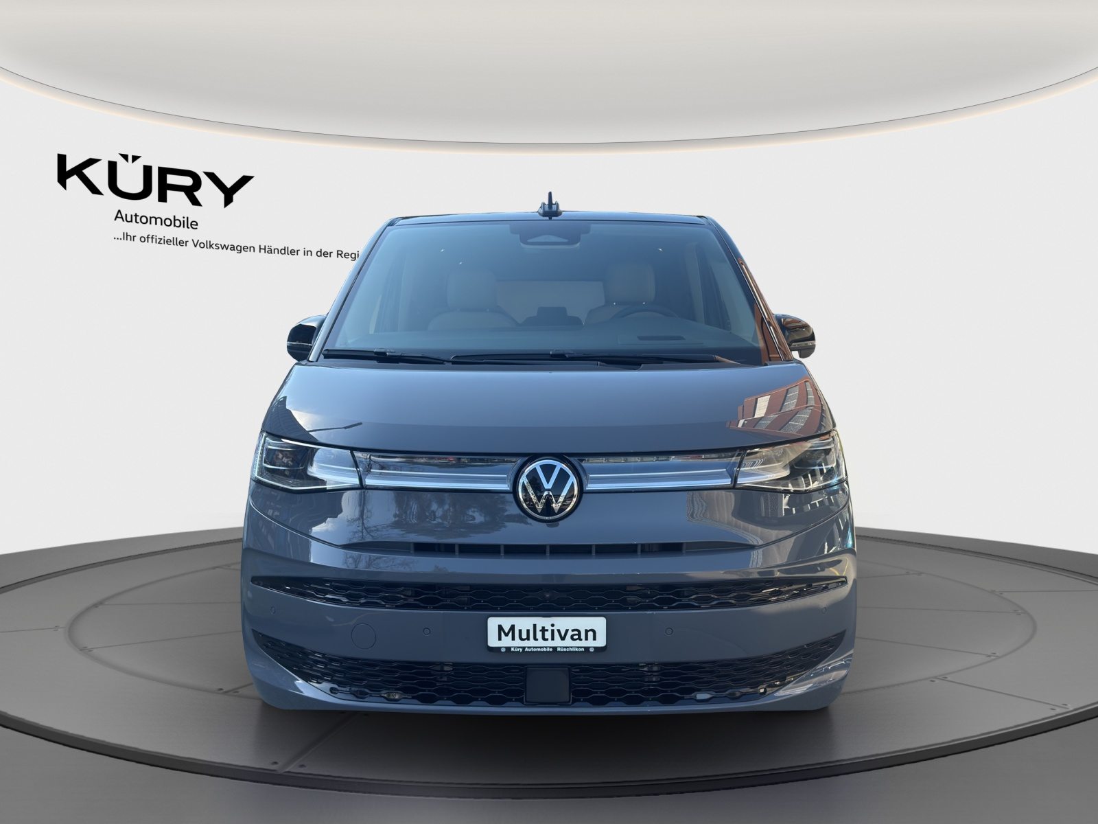 VW Multivan Life Edition kurz, Full-Hybrid Petrol/Electric, Second hand / Used, Automatic - 2