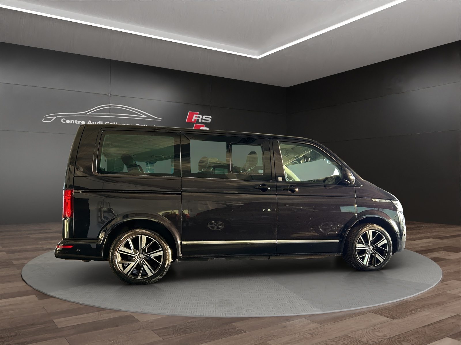 VW Multivan 6.1 Highline Liberty, Diesel, Occasion / Utilisé, Automatique - 7