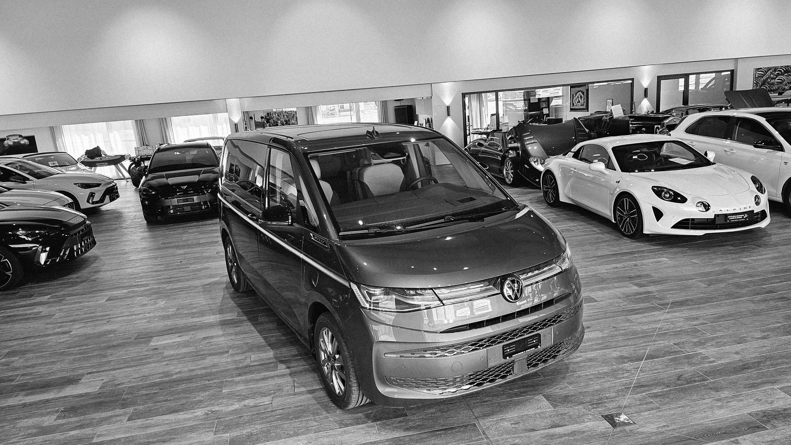 VW Multivan 1.5 eHybrid Style 4Motion DSG, Plug-in-Hybrid Petrol/Electric, Second hand / Used, Automatic - 6