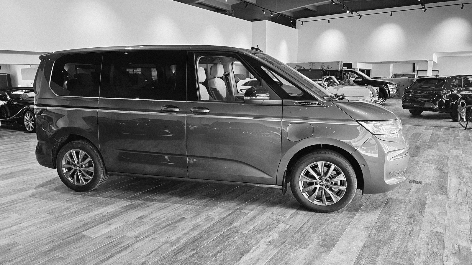 VW Multivan 1.5 eHybrid Style 4Motion DSG, Plug-in-Hybrid Petrol/Electric, Second hand / Used, Automatic - 7
