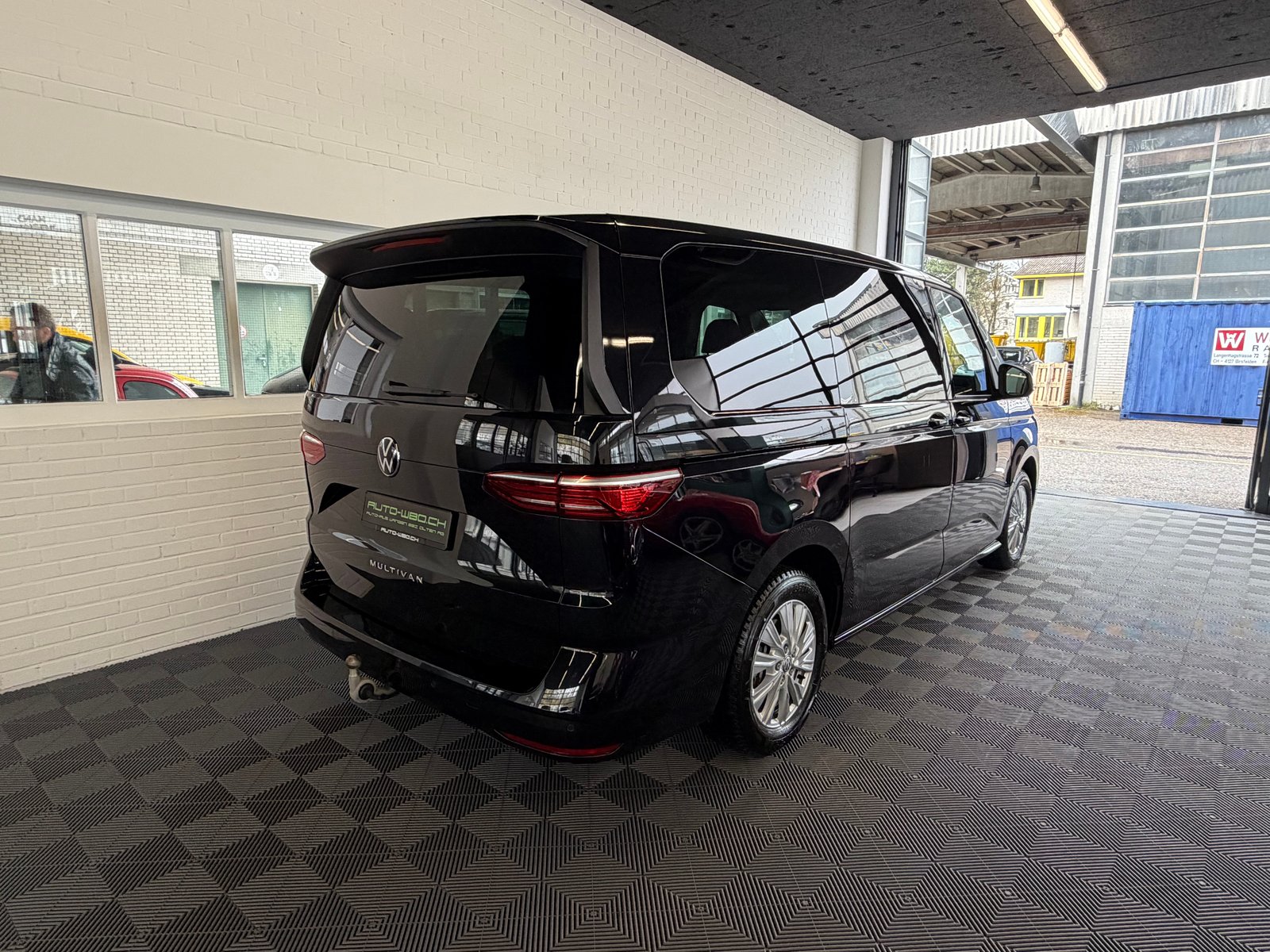 VW Multivan 2.0 TDI DSG Lang 150 PS, Diesel, Second hand / Used, Automatic - 3