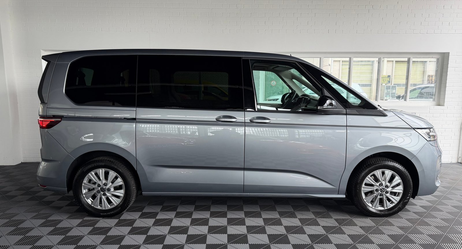 VW Multivan 2.0 TSI 204 PS DSG '' GUTE NACHT PAKET '', Essence, Occasion / Utilisé, Automatique - 2