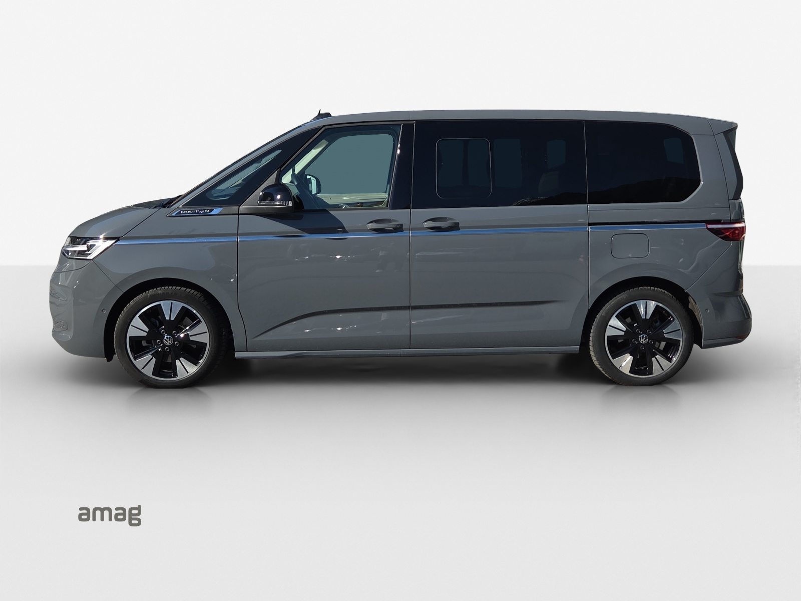 VW Multivan Style kurz, Full-Hybrid Petrol/Electric, Second hand / Used, Automatic - 2