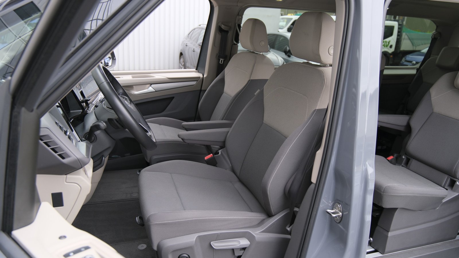 VW Multivan 2.0 TDI Life Edition DSG Lang, Diesel, Second hand / Used, Automatic - 4