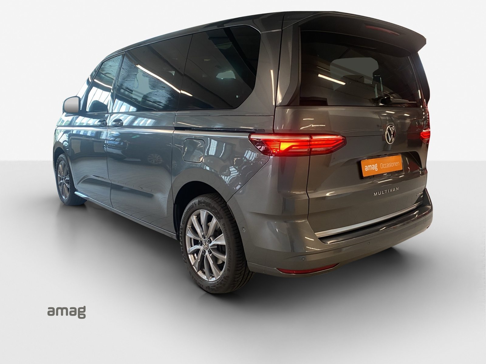 VW New Multivan Style Energetic kurz, Full-Hybrid Petrol/Electric, Second hand / Used, Automatic - 3