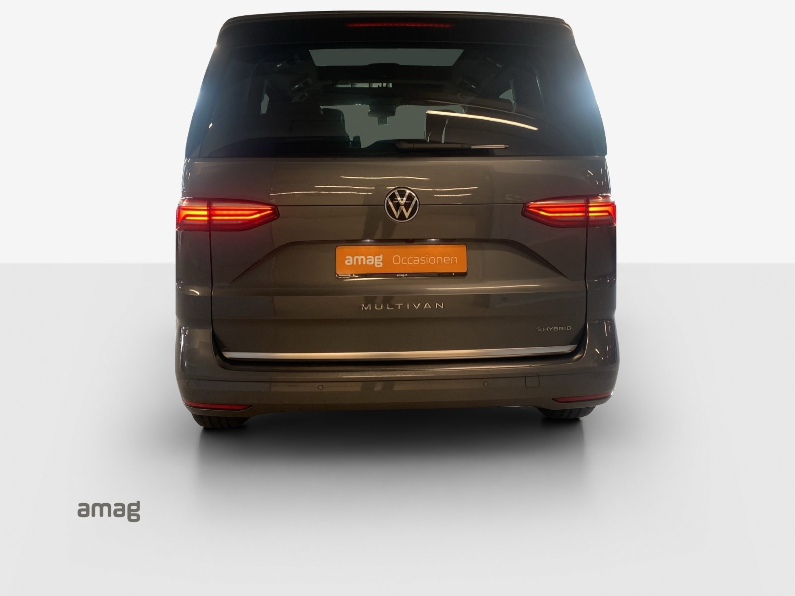 VW New Multivan Style Energetic kurz, Full-Hybrid Petrol/Electric, Second hand / Used, Automatic - 4