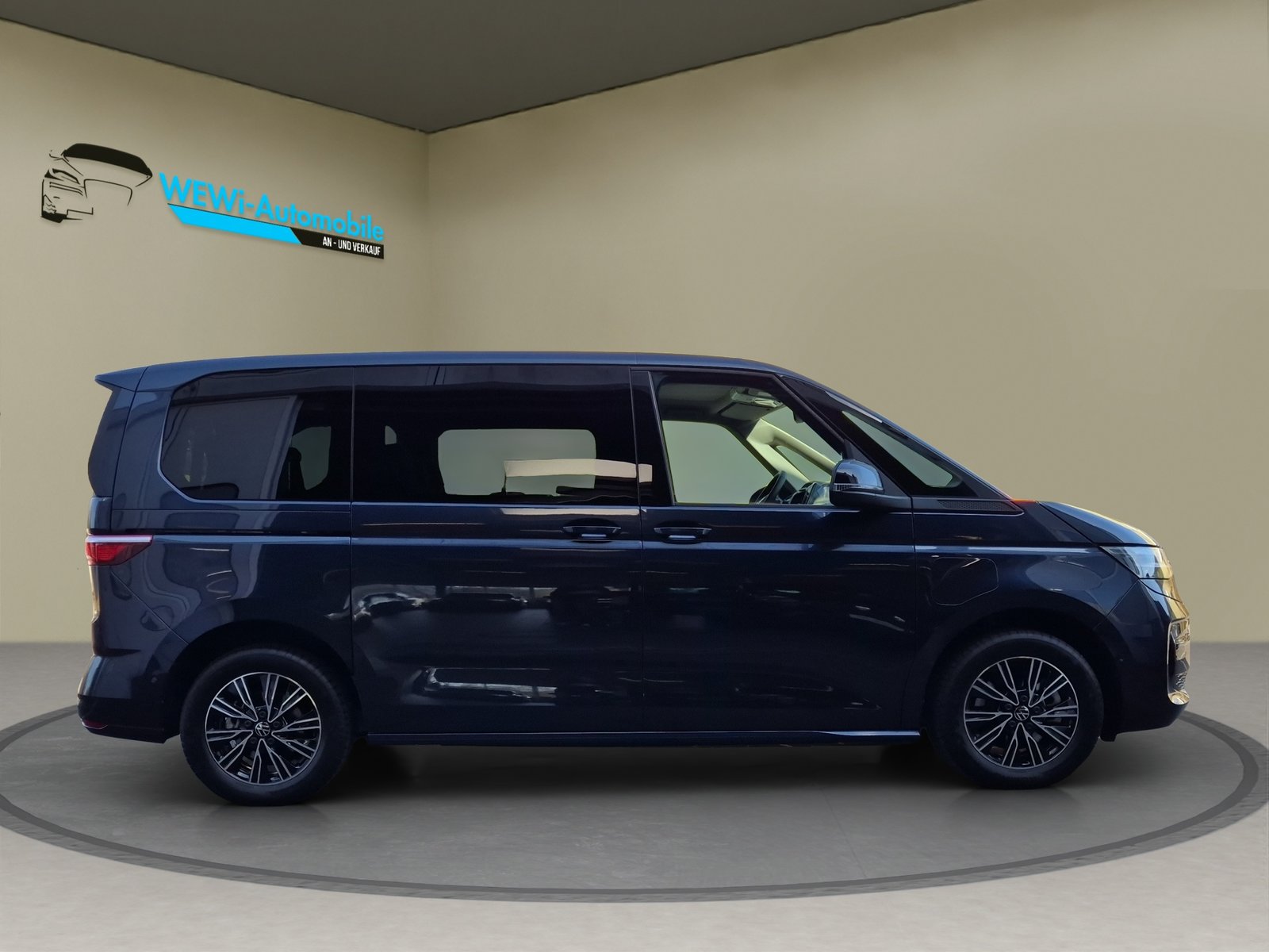 VW Multivan 1.5 eHybrid 4Motion DSG, Plug-in-Hybrid Petrol/Electric, Second hand / Used, Automatic - 2