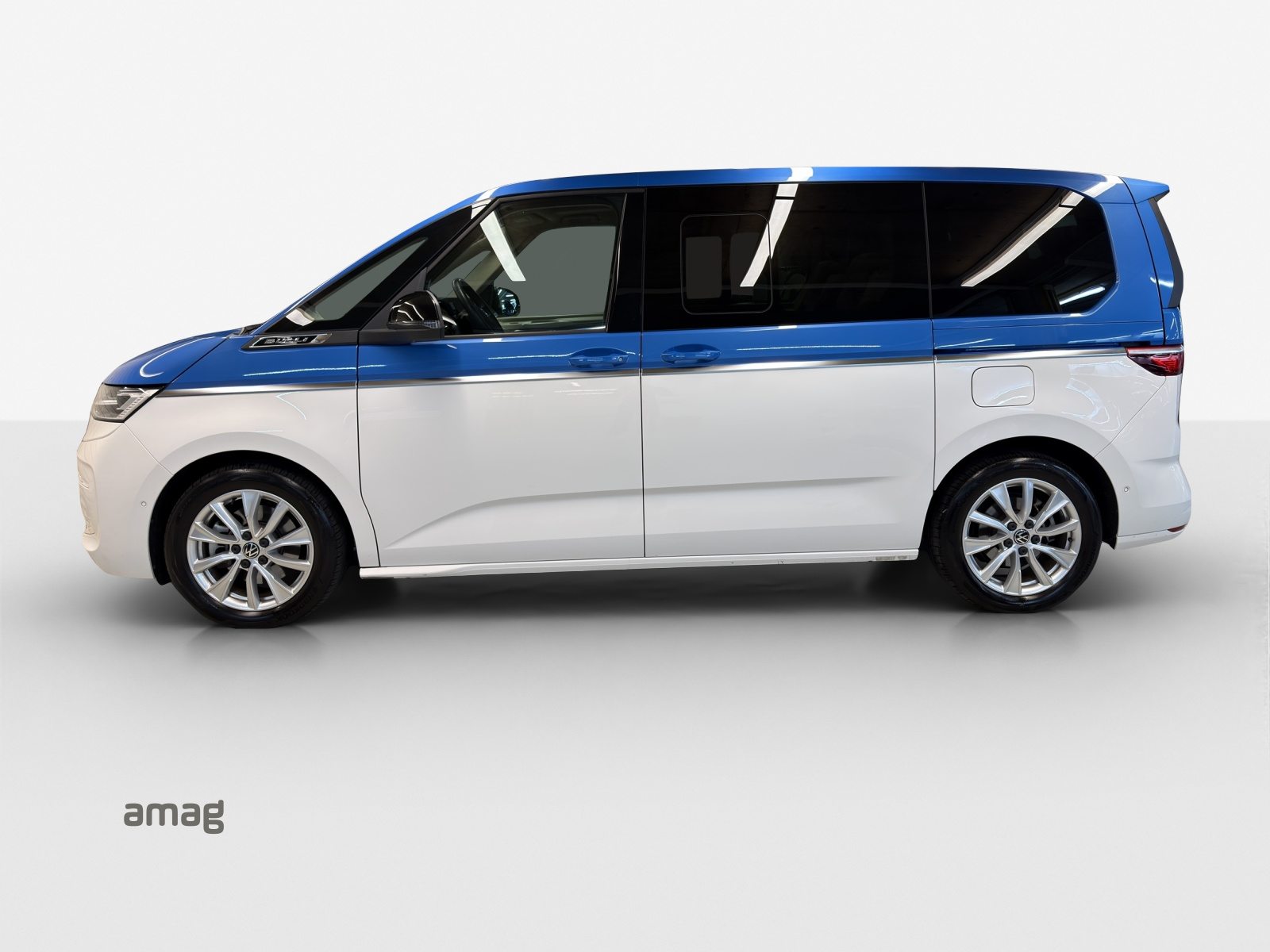 VW New Multivan Style Liberty kurz, Voll-Hybrid Benzin/Elektro, Occasion / Gebraucht, Automatik - 2