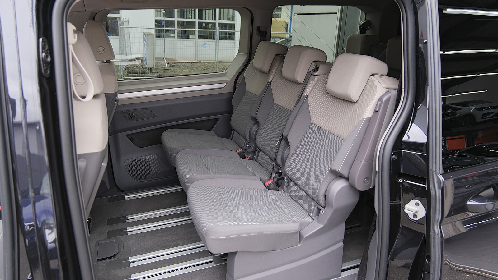 VW Multivan 2.0 TDI Life DSG Lang 8 Sitze, Diesel, Second hand / Used, Automatic - 6