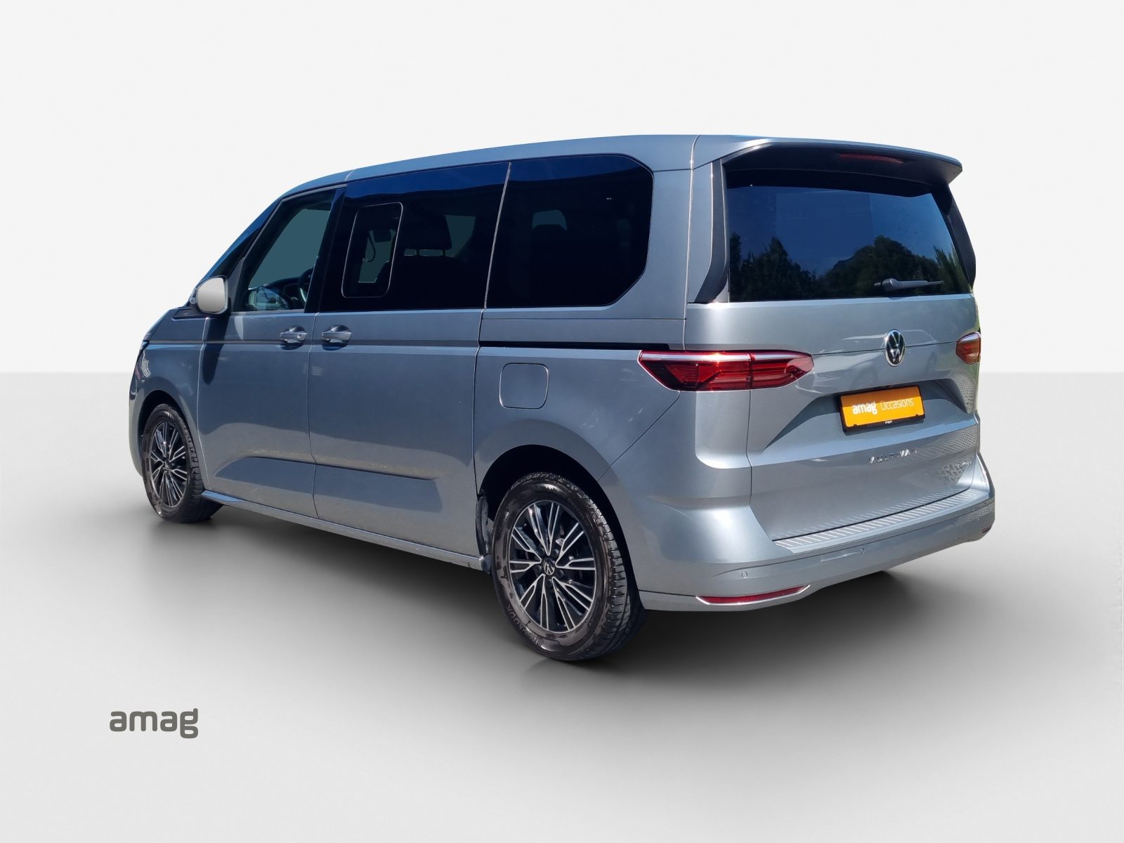 VW New Multivan Liberty kurz, Full-Hybrid Petrol/Electric, Second hand / Used, Automatic - 3