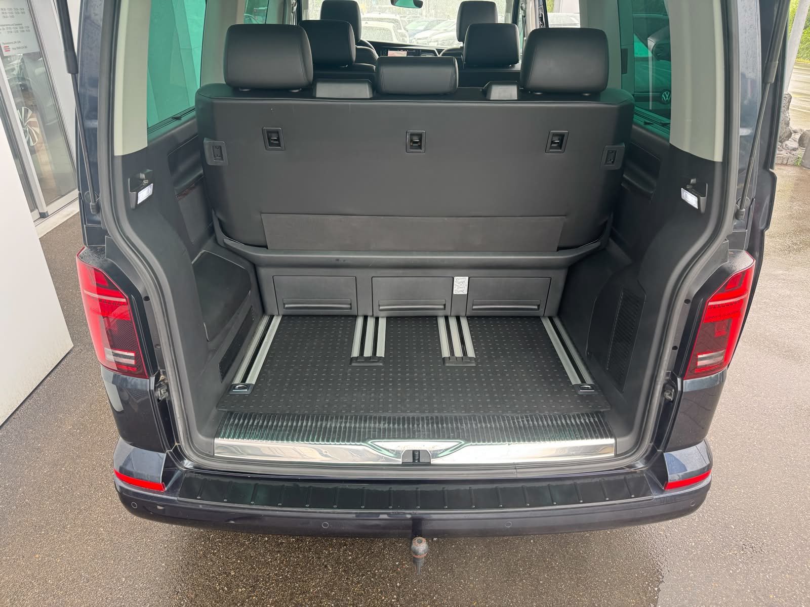 VW Multivan 6.1 Highline, Diesel, Occasion / Utilisé, Automatique - 7