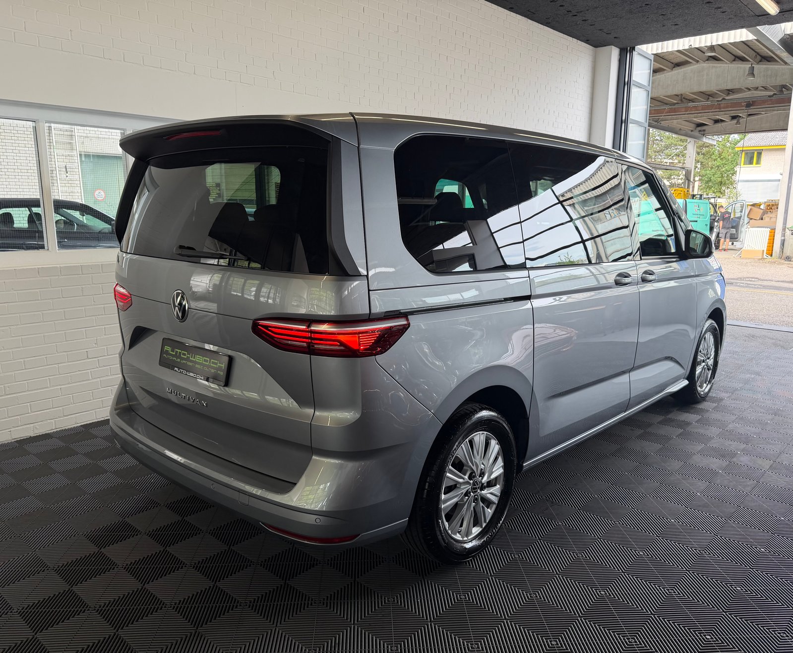 VW Multivan 2.0 TSI 204 PS DSG * STANDHEIZUNG * 7 SITZE *, Benzin, Occasion / Gebraucht, Automatik - 3