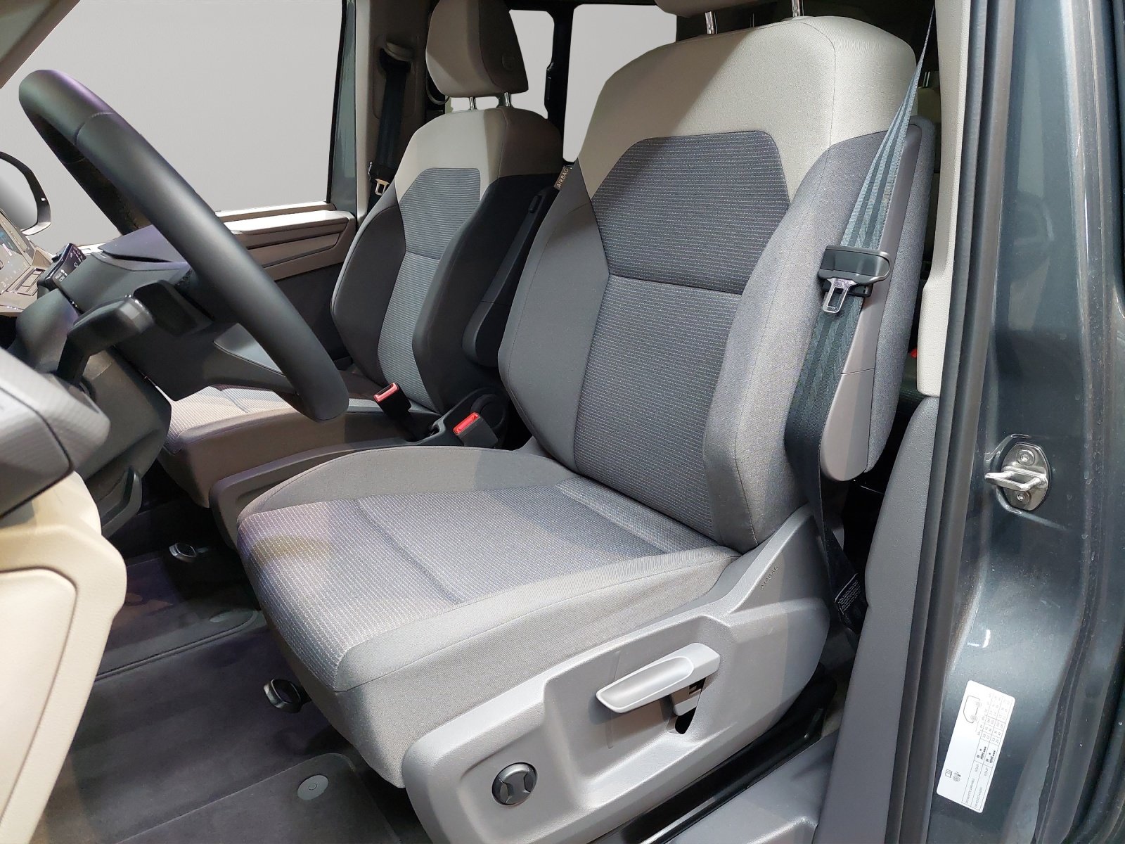 VW Multivan 1.5 eHybrid Style 4Motion DSG, Plug-in-Hybrid Benzin/Elektro, Occasion / Gebraucht, Automatik - 6
