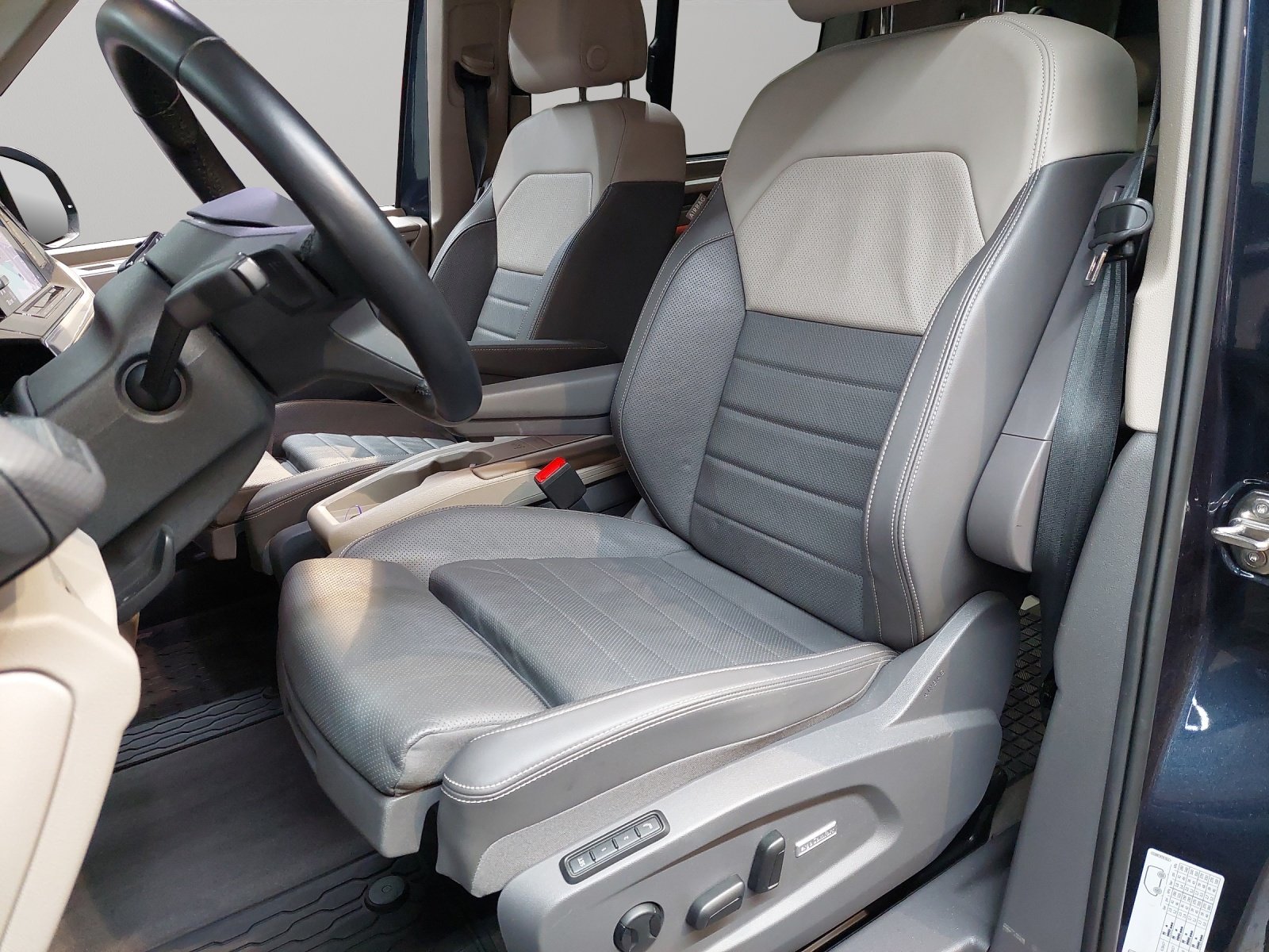 VW Multivan 2.0 TSI Style Liberty DSG, Essence, Occasion / Utilisé, Automatique - 6