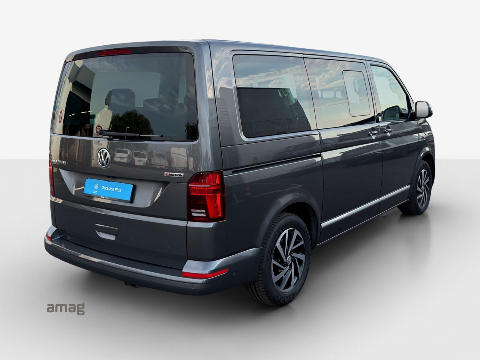VW Multivan 6.1 Highline Liberty, Diesel, Second hand / Used, Automatic - 5