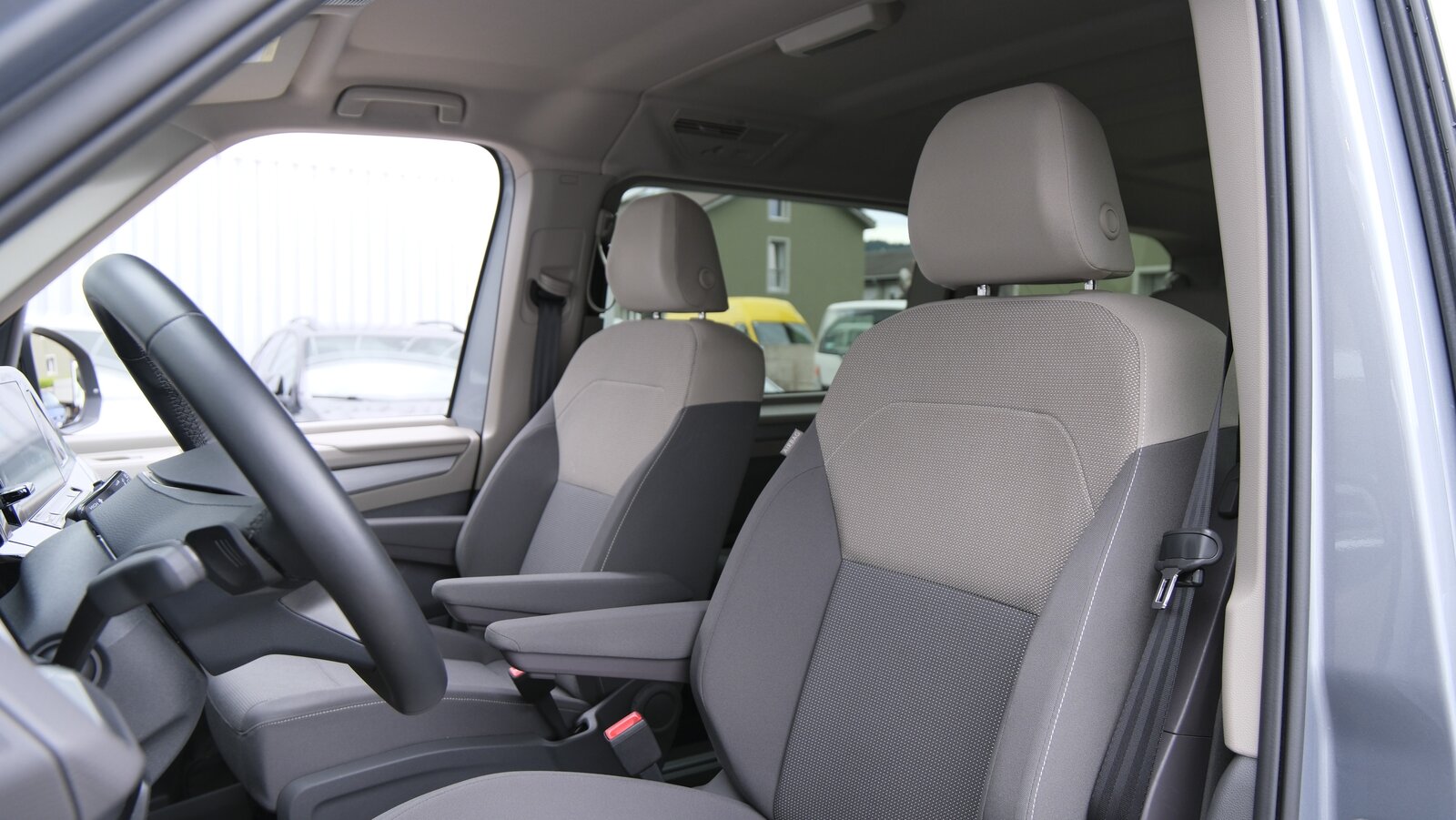 VW Multivan 2.0 TDI Life DSG Lang 8 Sitzplätze, Diesel, Second hand / Used, Automatic - 5