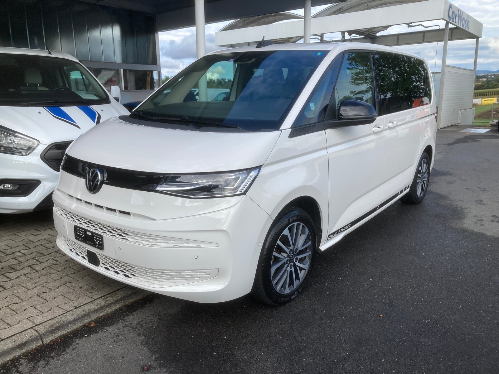 VW Multivan 1.4 eHybrid Liberty DSG mit Anhängerkupplung