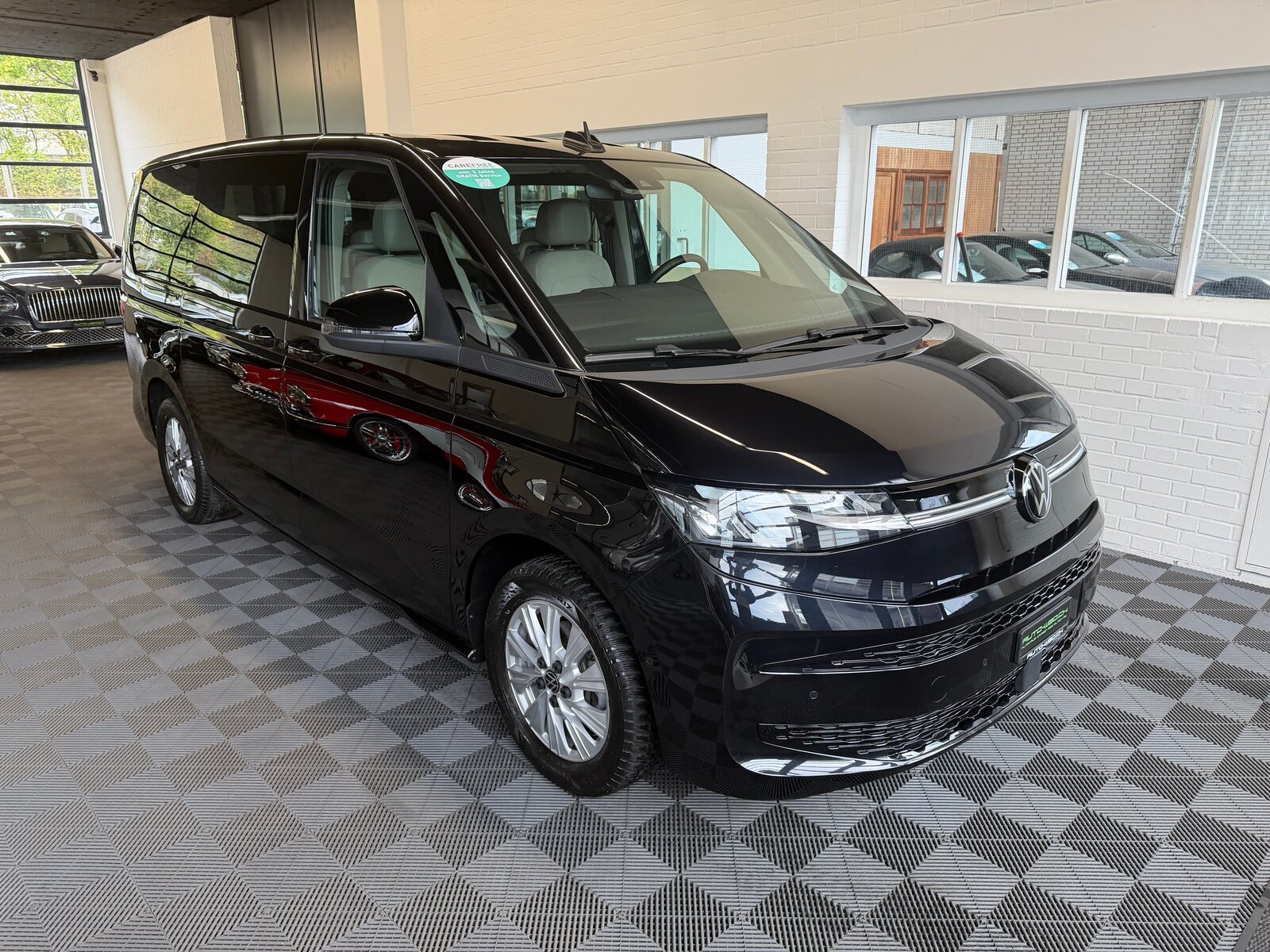 VW Multivan 2.0 TDI Life DSG Lang * LEDER ALCANTARA 7 SITZE *