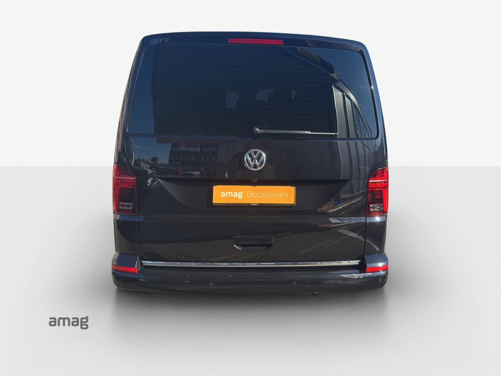 VW Multivan 6.1 Highline Liberty, Diesel, Second hand / Used, Automatic - 4