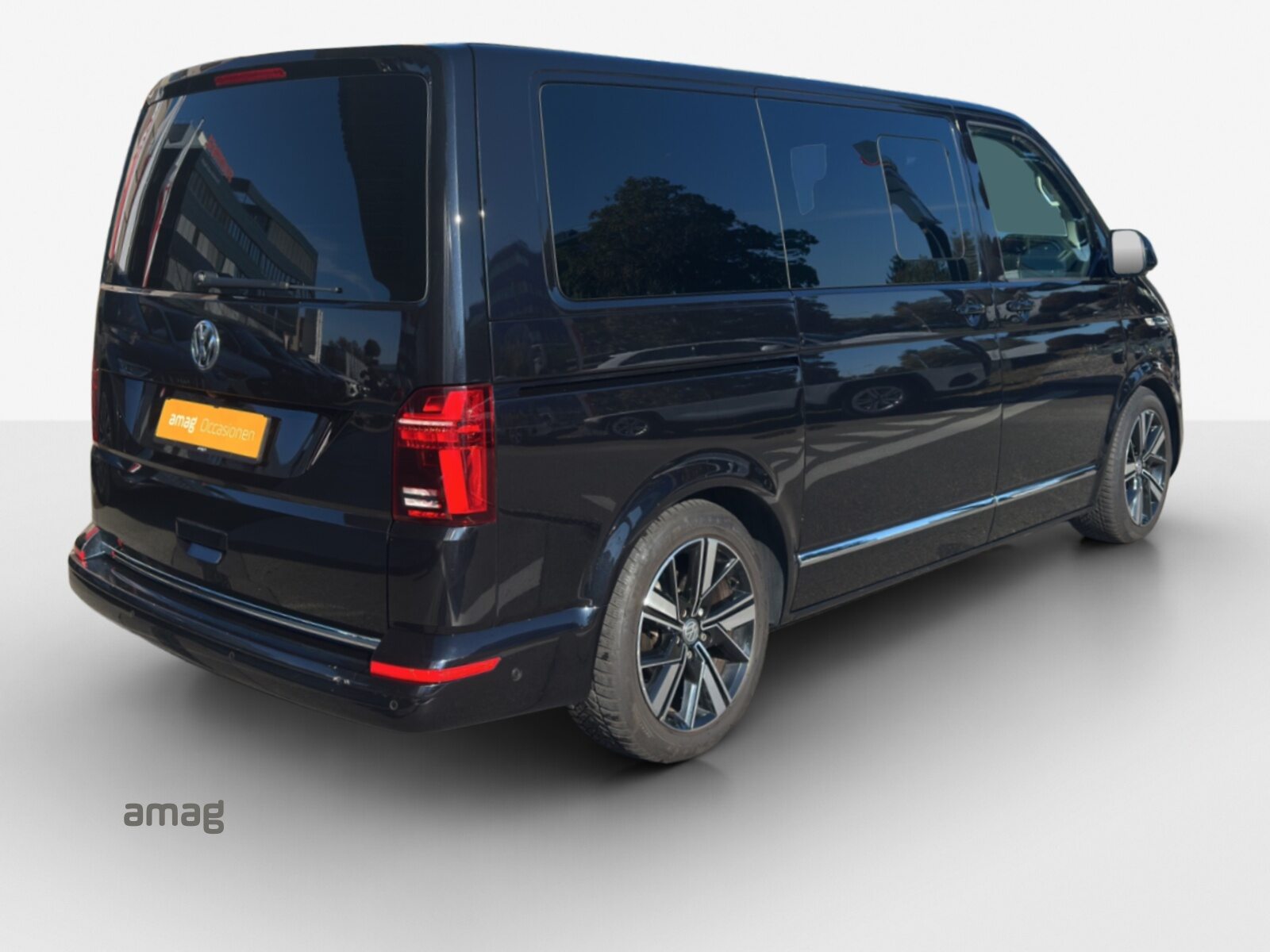 VW Multivan 6.1 Highline Liberty, Diesel, Second hand / Used, Automatic - 5