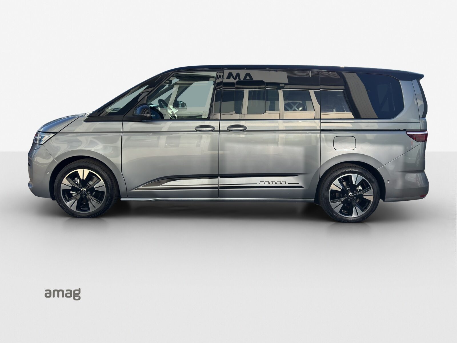 VW Multivan Life Edition lang, Full-Hybrid Petrol/Electric, Second hand / Used, Automatic - 2