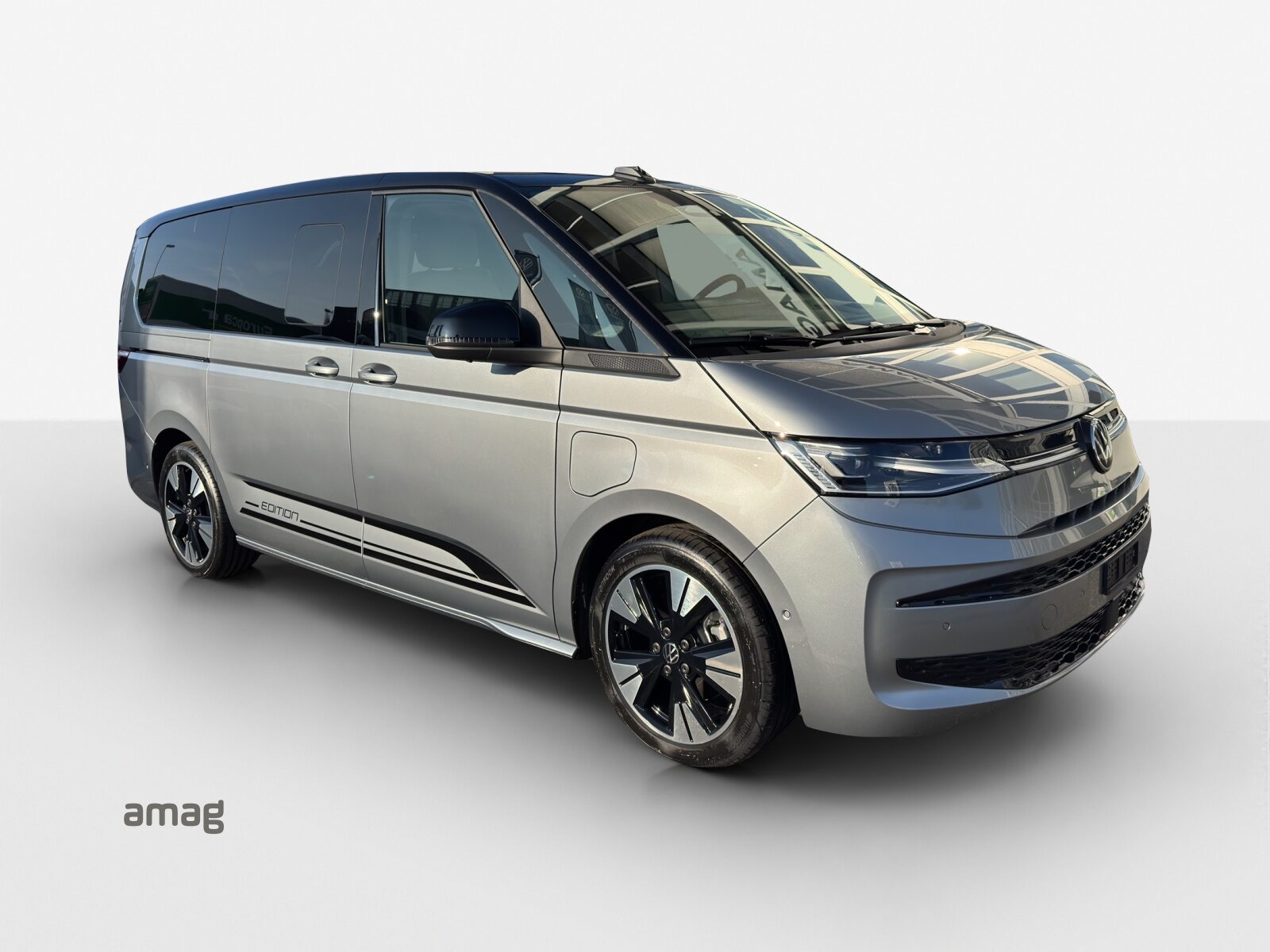 VW Multivan Life Edition lang, Full-Hybrid Petrol/Electric, Second hand / Used, Automatic - 6
