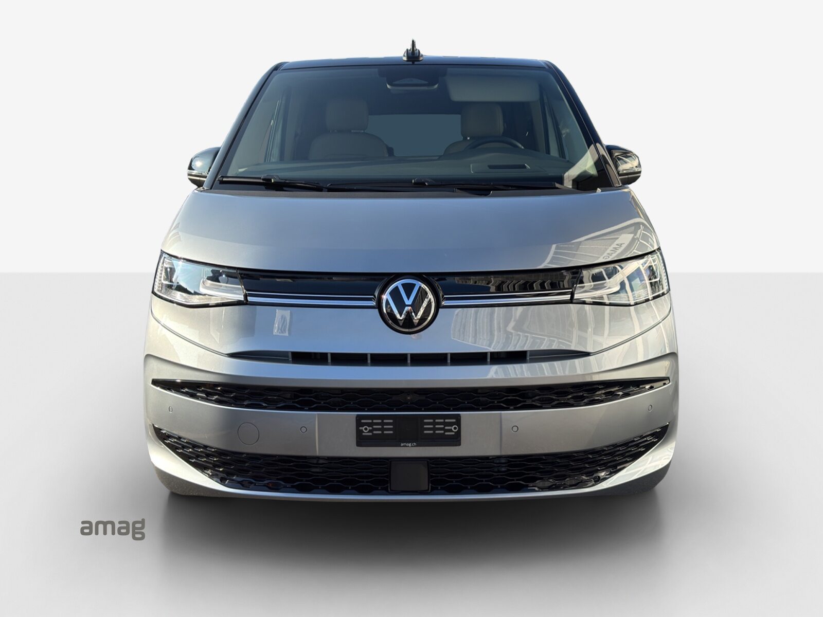 VW Multivan Life Edition lang, Full-Hybrid Petrol/Electric, Second hand / Used, Automatic - 7