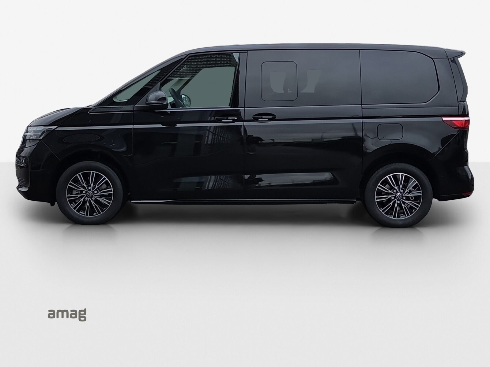 VW Multivan Liberty kurz, Full-Hybrid Petrol/Electric, Ex-demonstrator, Automatic - 2