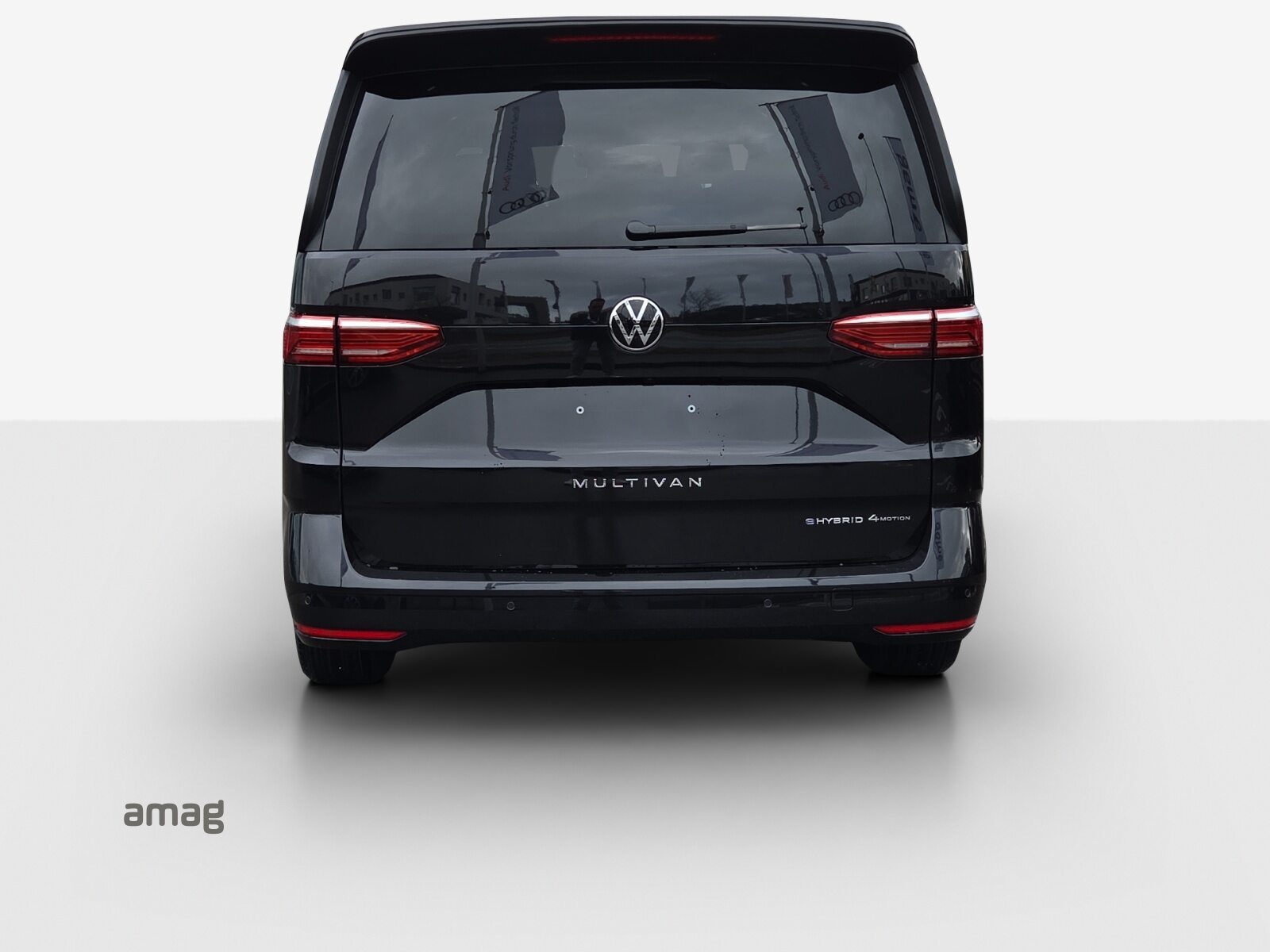 VW Multivan Liberty kurz, Full-Hybrid Petrol/Electric, Ex-demonstrator, Automatic - 4