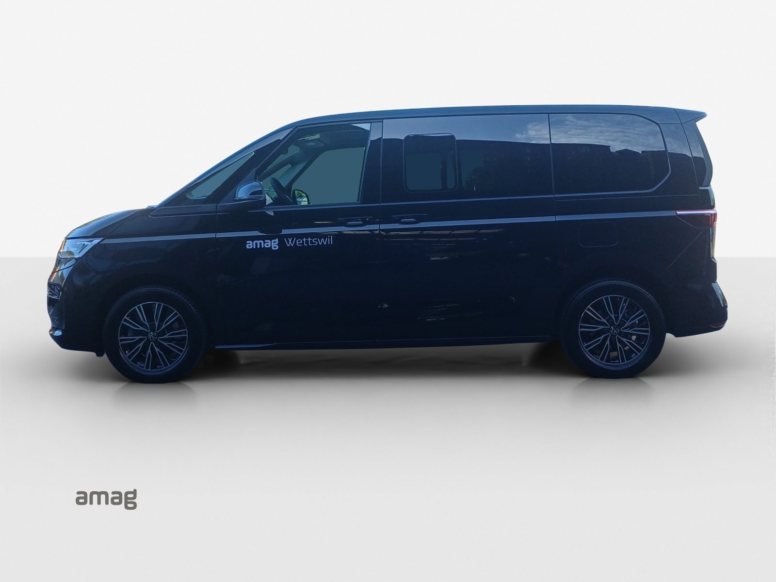 VW Multivan Liberty kurz, Full-Hybrid Petrol/Electric, Ex-demonstrator, Automatic - 2
