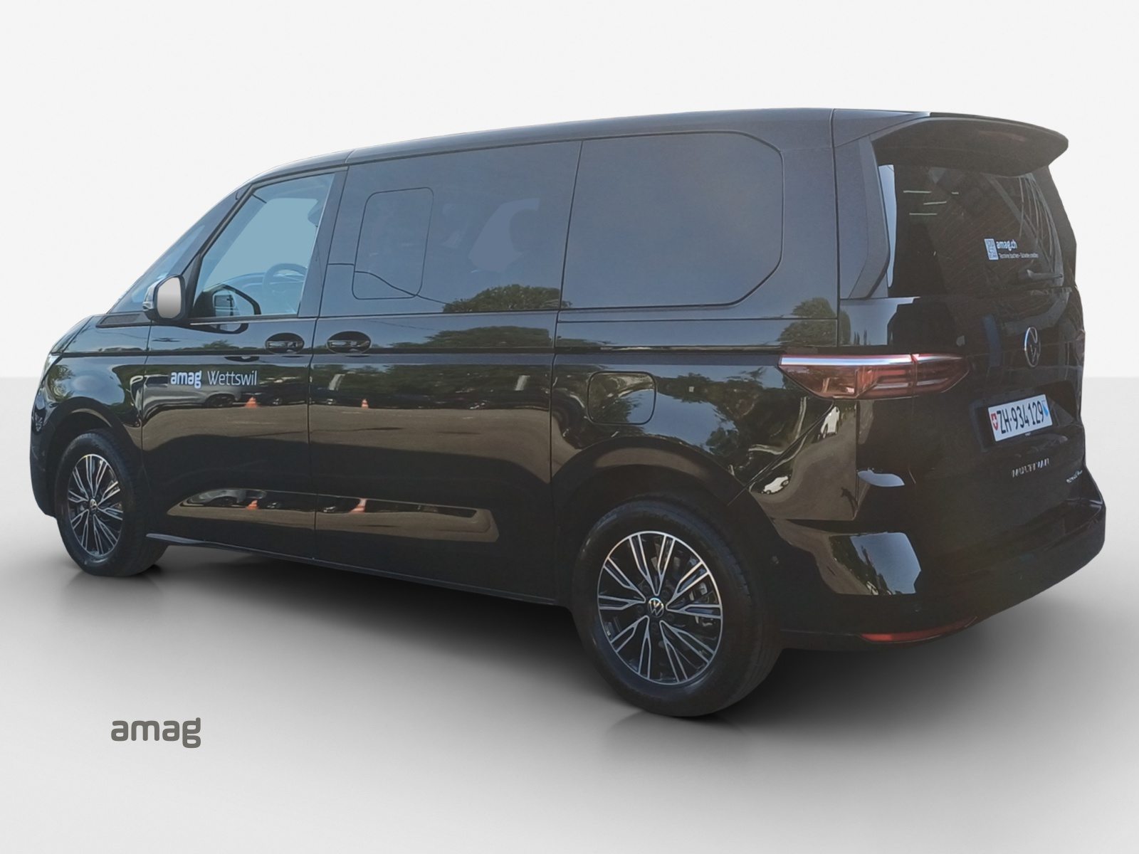 VW Multivan Liberty kurz, Full-Hybrid Petrol/Electric, Ex-demonstrator, Automatic - 3