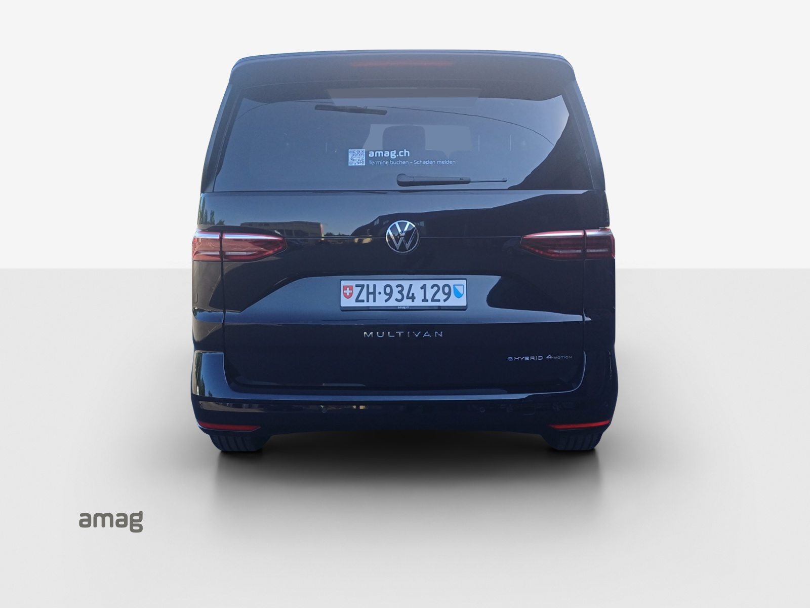VW Multivan Liberty kurz, Full-Hybrid Petrol/Electric, Ex-demonstrator, Automatic - 4