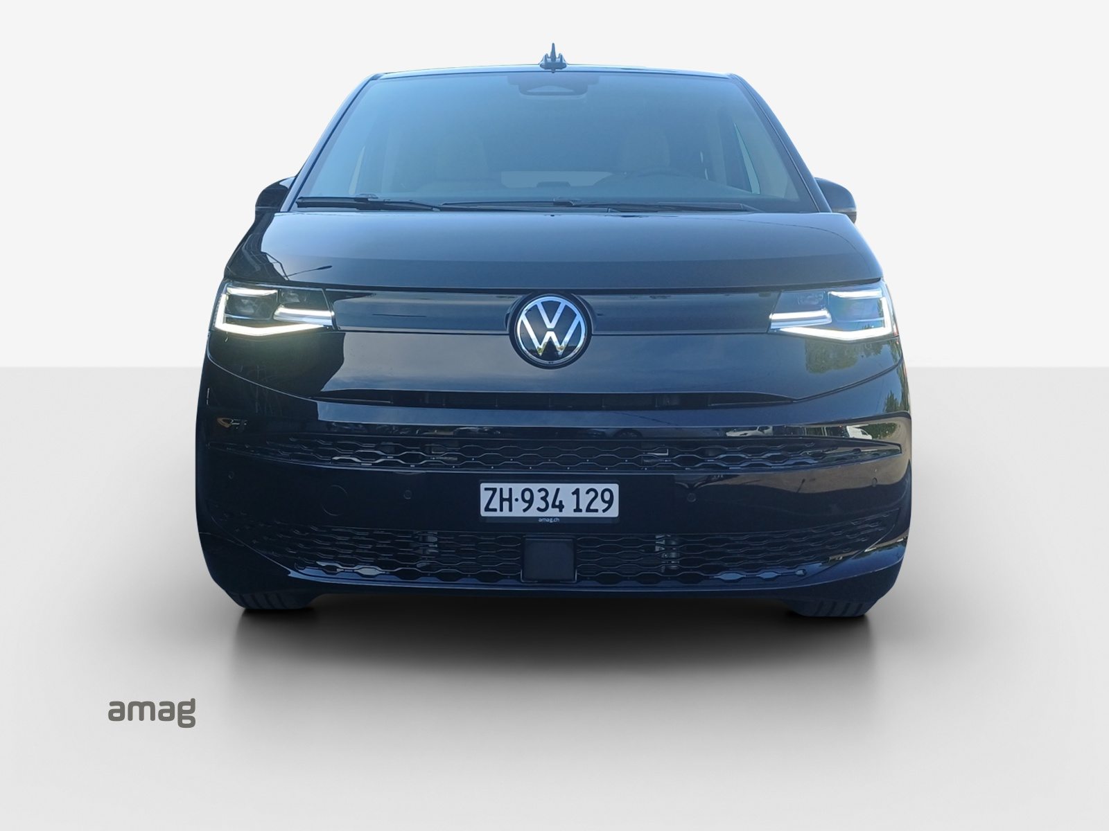 VW Multivan Liberty kurz, Full-Hybrid Petrol/Electric, Ex-demonstrator, Automatic - 7