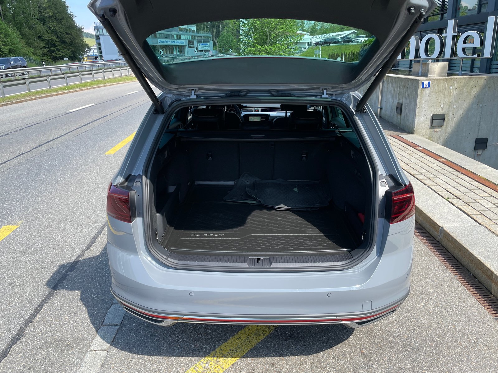 VW Passat Alltrack 2.0 TSI 4Motion DSG, Petrol, Ex-demonstrator, Automatic - 5