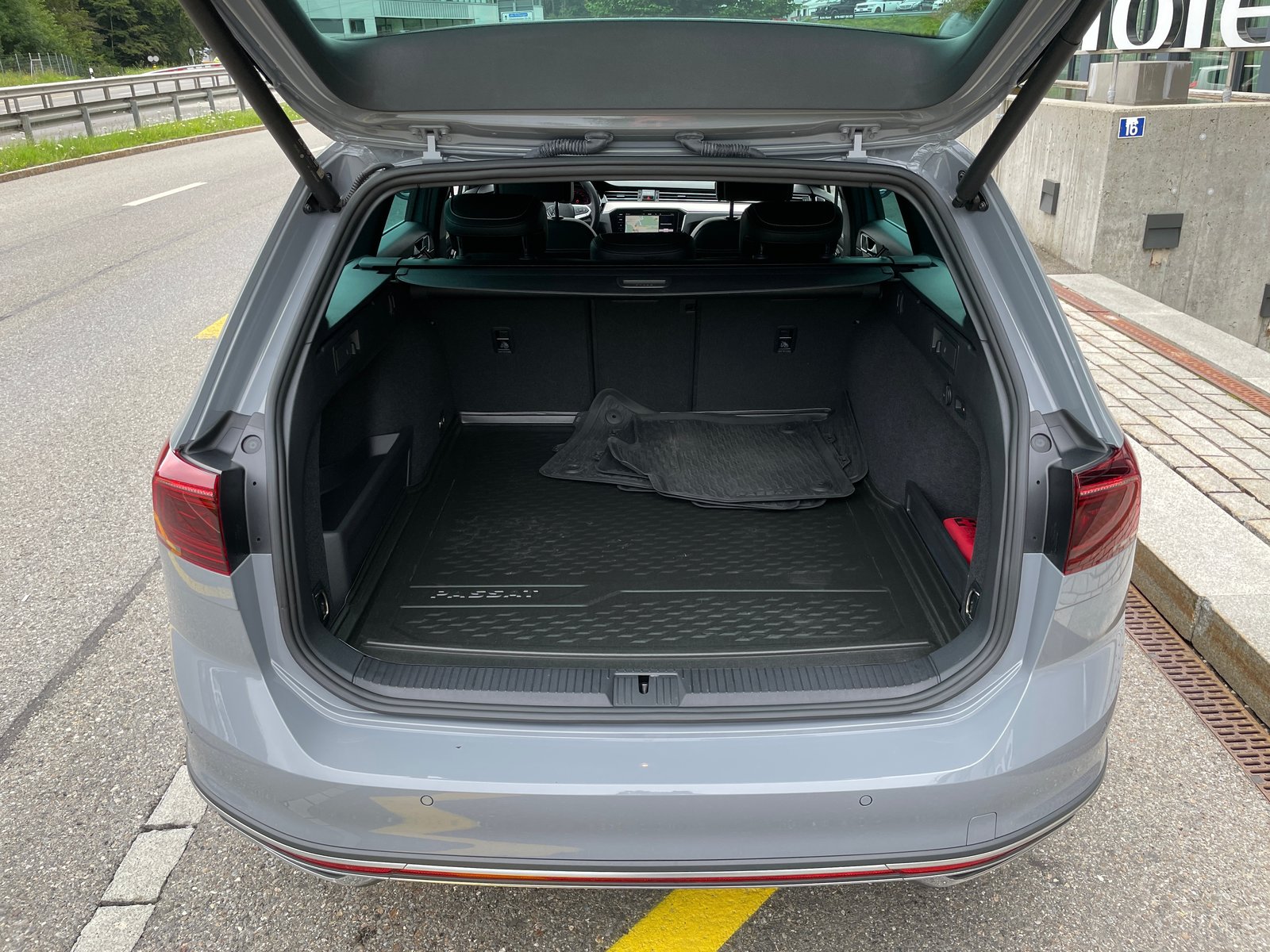 VW Passat Alltrack 2.0 TSI 4Motion DSG mit AHK und Standheiz, Petrol, Ex-demonstrator, Automatic - 6